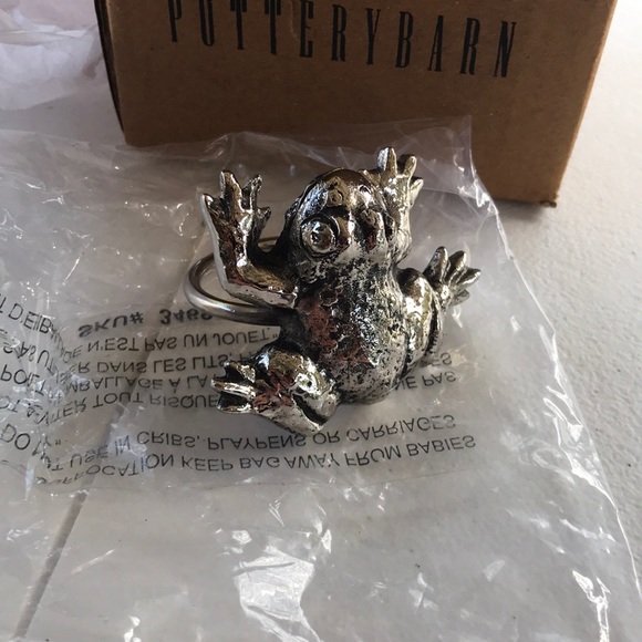 Pottery Barn Other - Pottery barn set of 4 Frog napkin rings